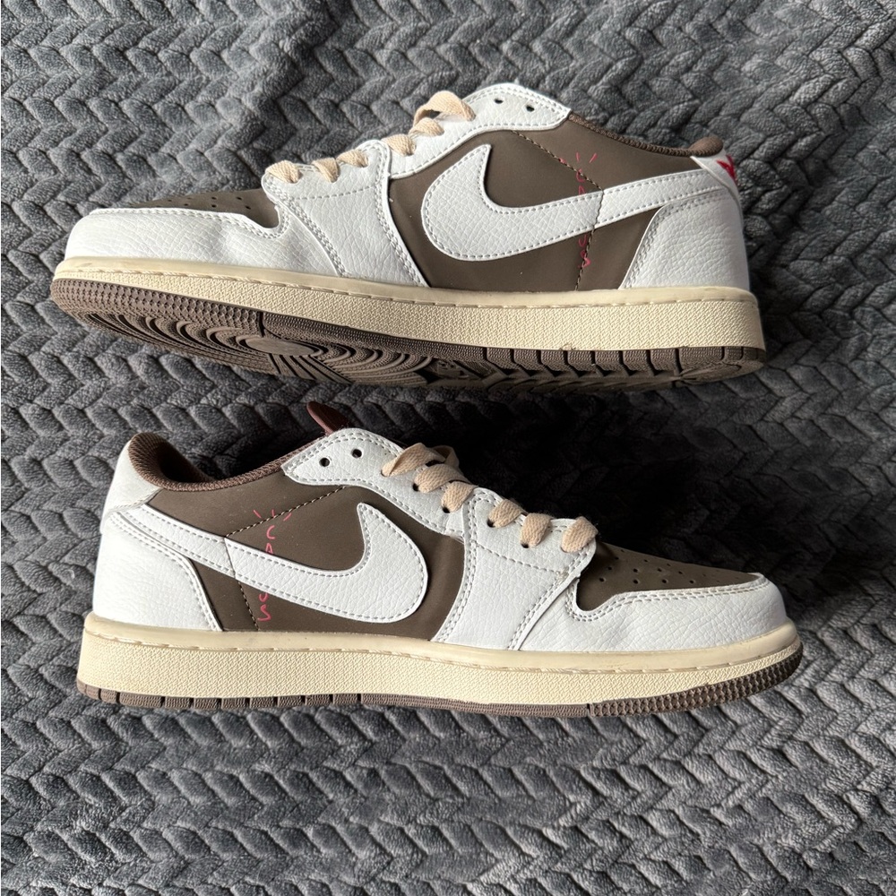 Travis Scott reverse mochas reps
